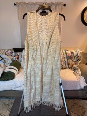 Sleeveless Crochet Fringe Long Cardigan in Cream